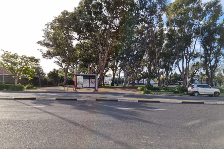 2 Bedroom Property for Sale in Green Point Western Cape